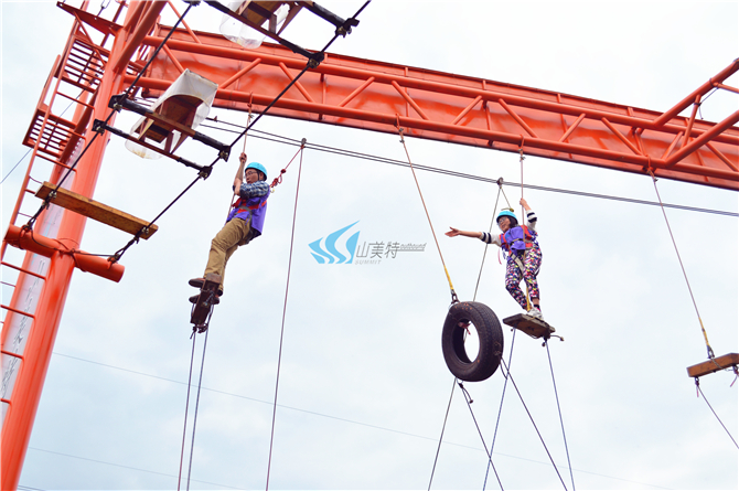 北京黨建拓展活動，加強團(tuán)隊黨性思想教育！
